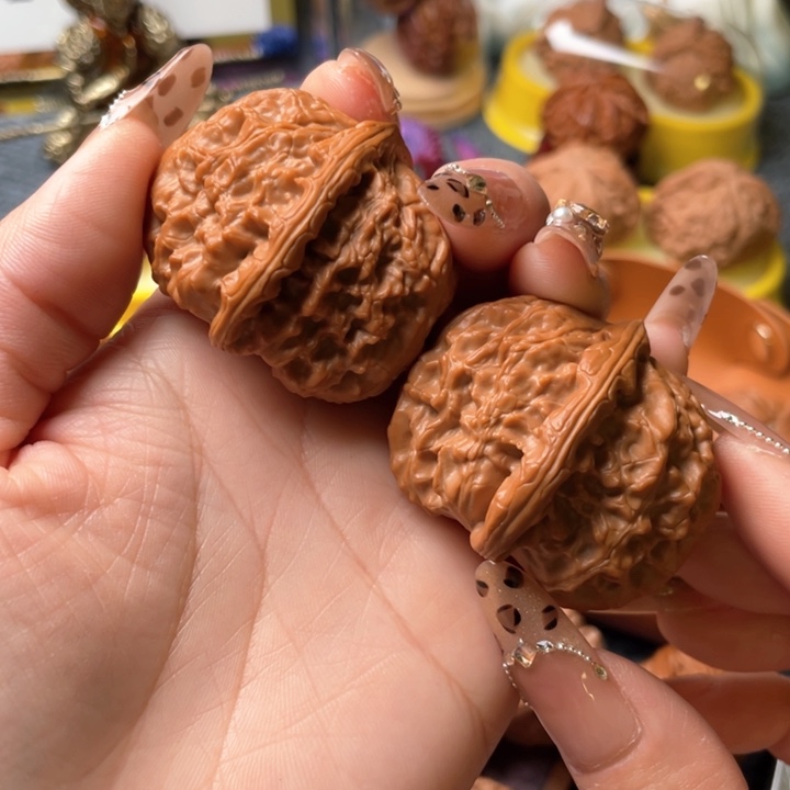 文玩核桃把件_***?白狮子