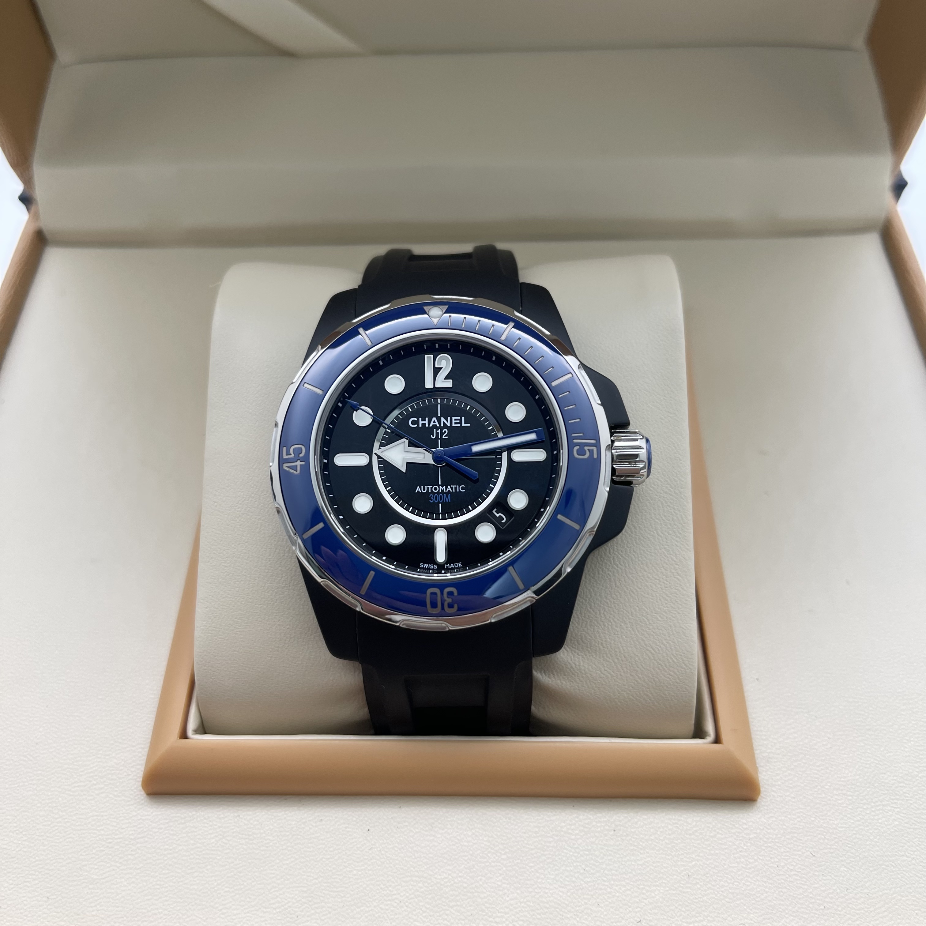 95新 Chanel/香奈儿 J12/A83360/自动机械/表径42mm
