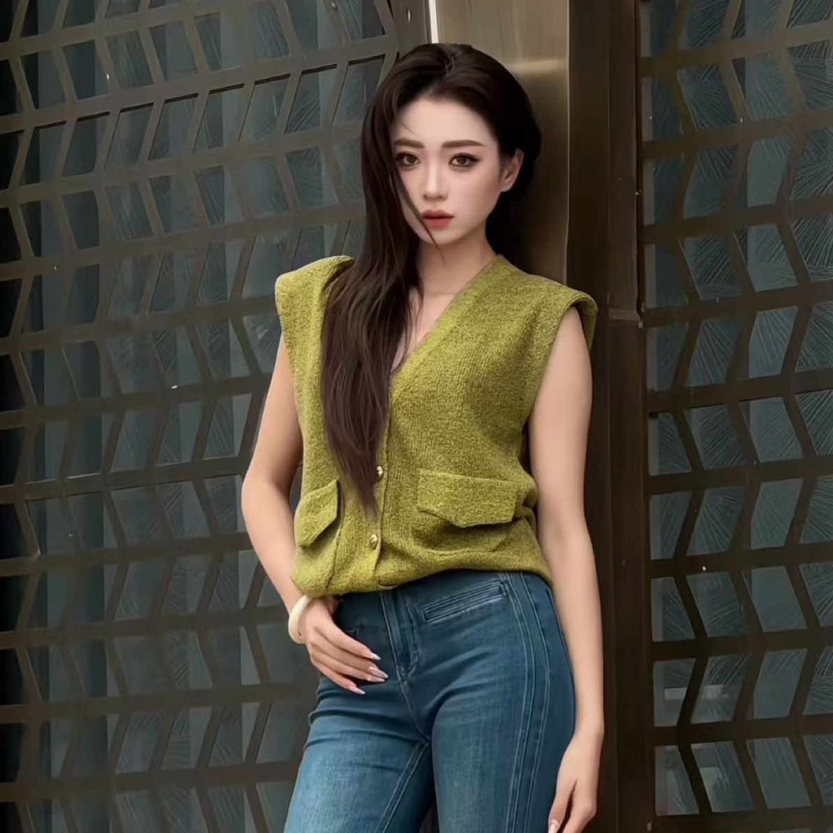 易缔媤单排扣常规垫肩针织马夹70005