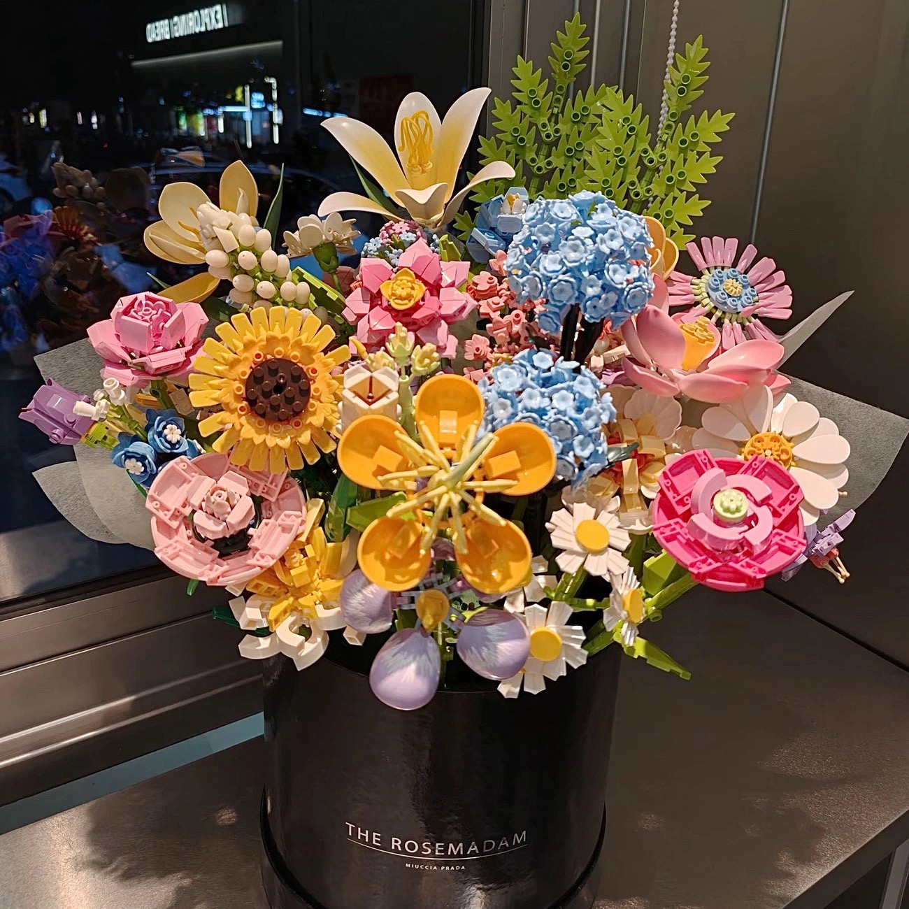 新款2025积木花束抱抱桶男女孩系列花桶送女友玫瑰花七夕生日礼物