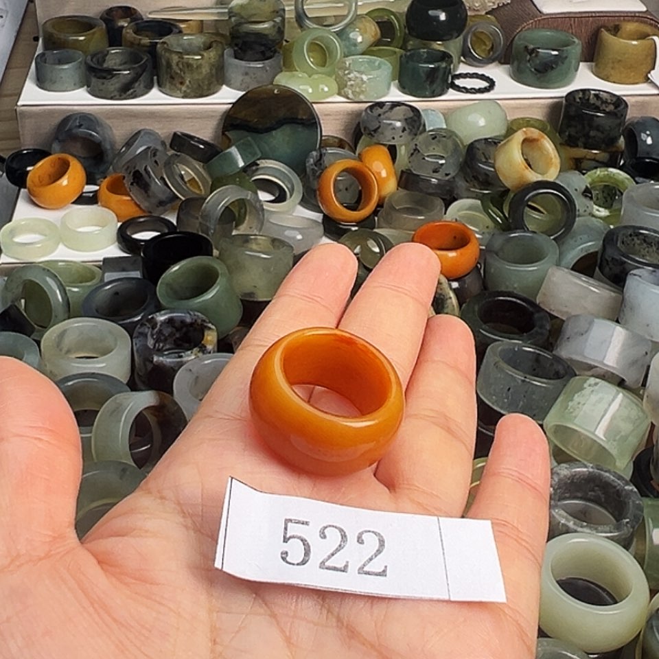 【闪购商品】未镶嵌蛇纹石玉戒指越**好
