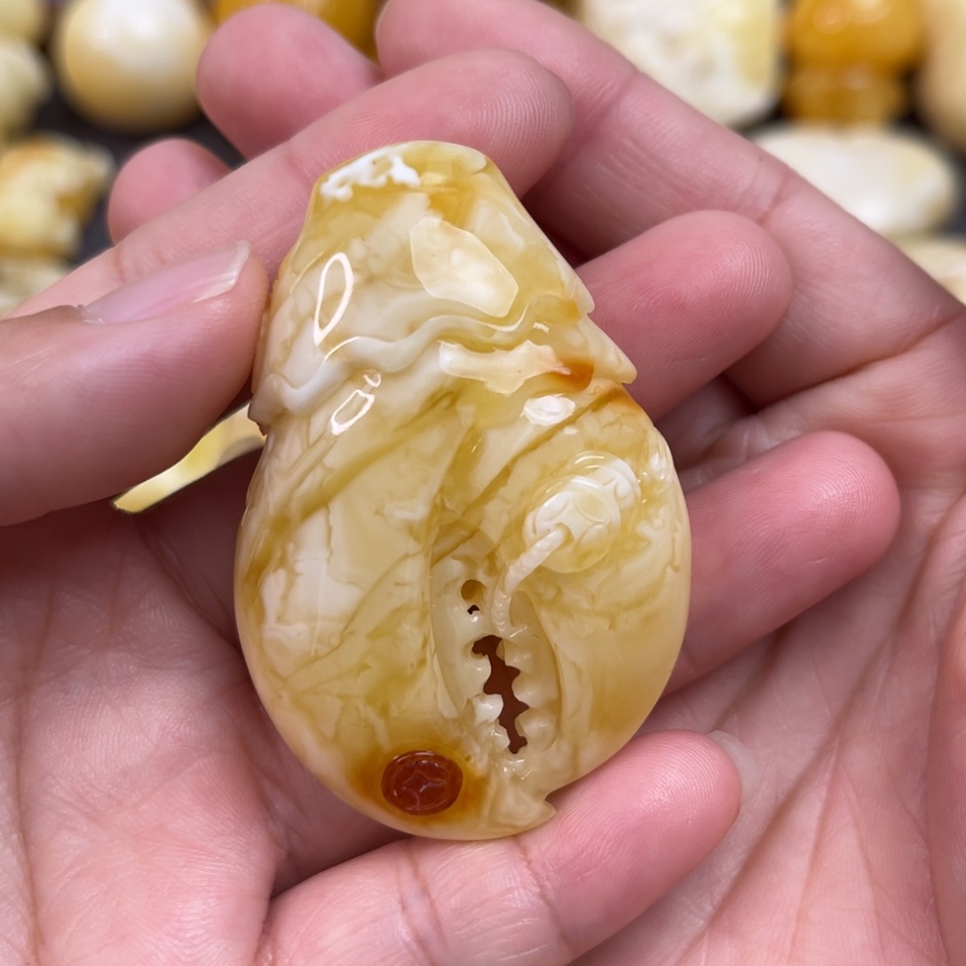 未镶嵌琥珀裸石蟹钳