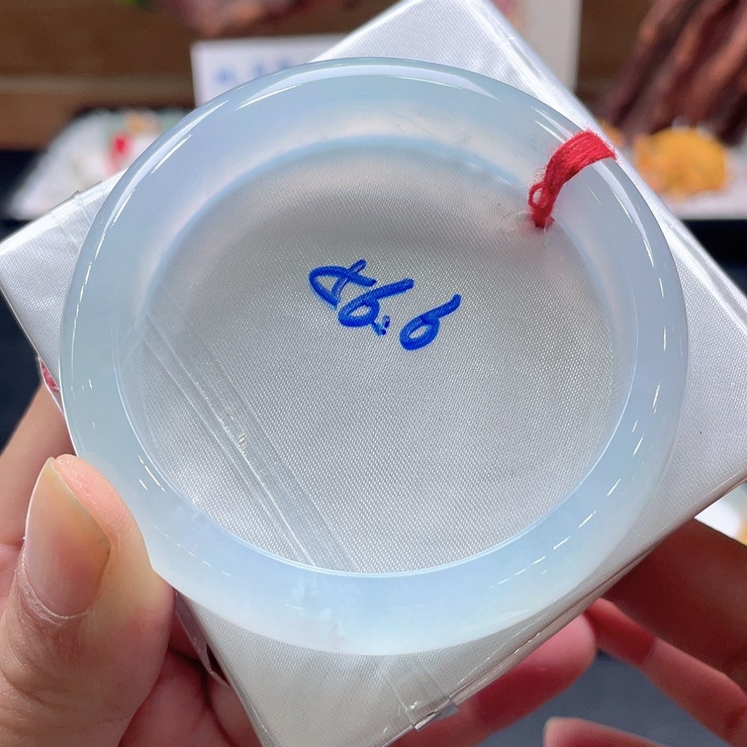 翡翠手镯未镶嵌32号