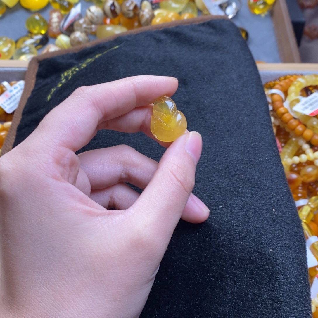 琥珀未镶嵌裸石蜜蜡