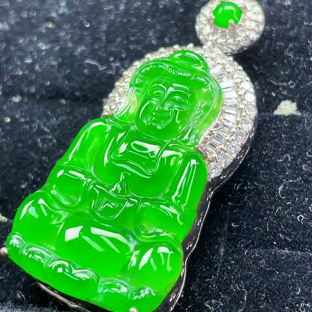翡翠未镶嵌颈饰100
