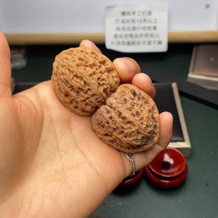 文玩核桃吊坠383739尺三角高炮板正