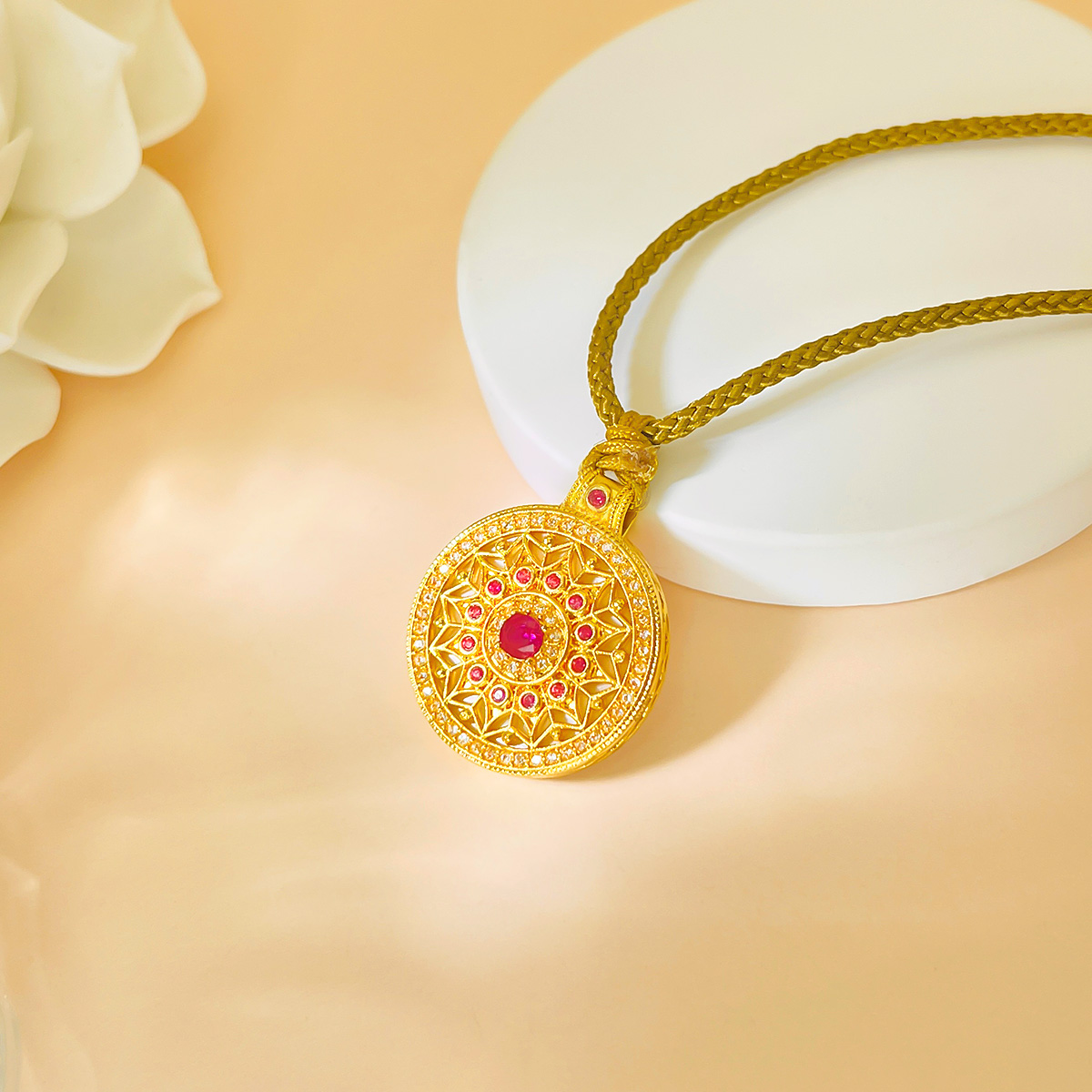 DEMONE/黛慕妮18K金白贝母镂空圆盘罗盘吊坠彩金窗花复古国潮编绳