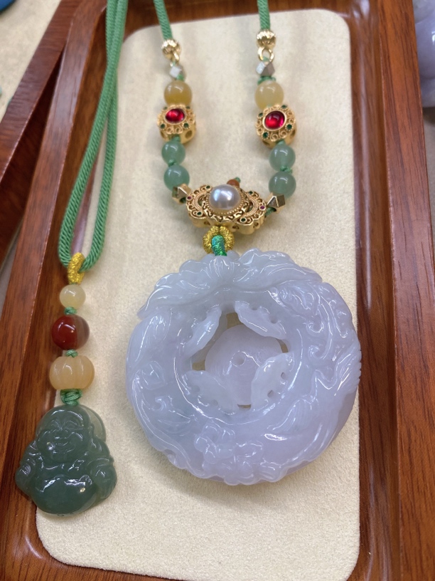 翡翠挂件，设计款