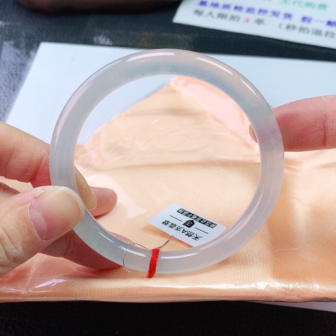 翡翠手镯未镶嵌54+圈