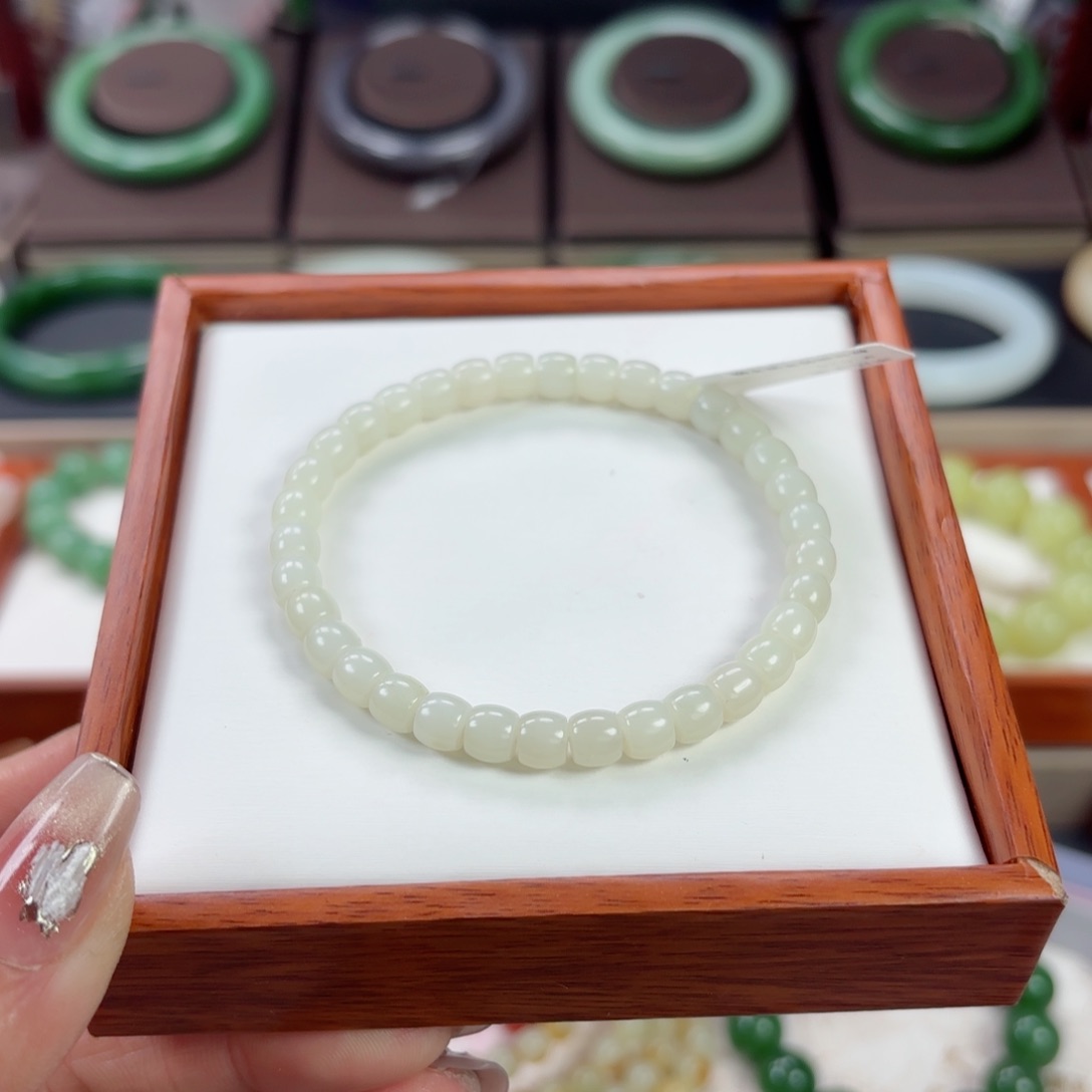 和田玉手链未镶嵌