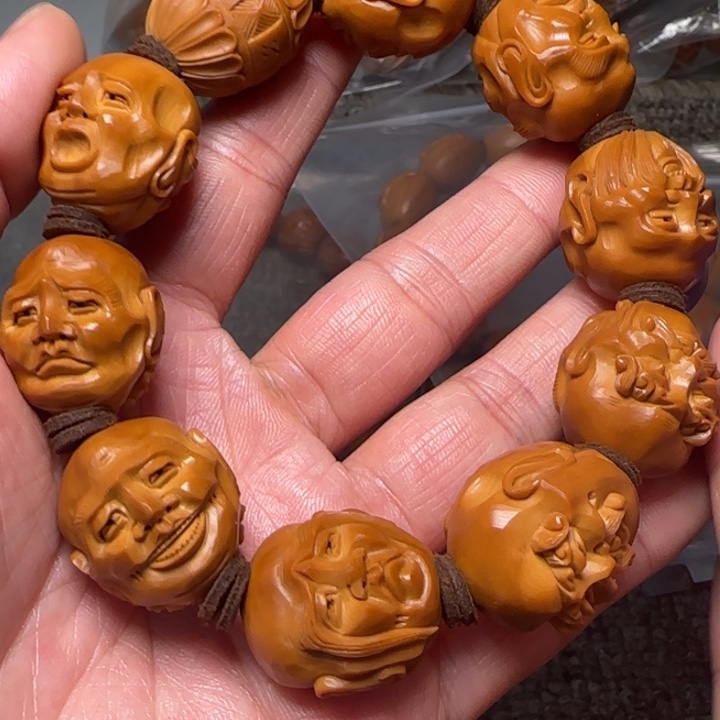 召***。橄榄核吊坠十八罗汉