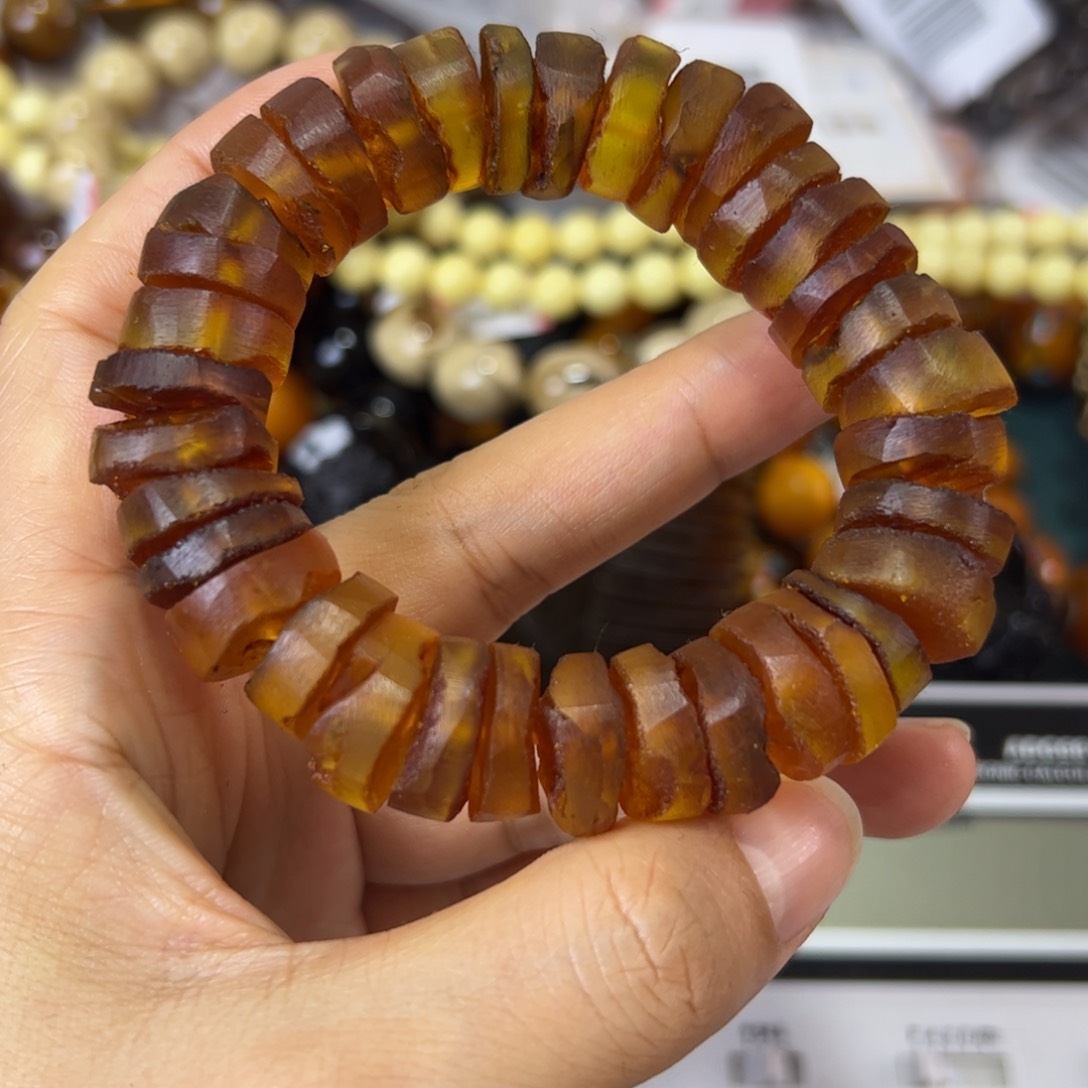 未镶嵌琥珀珠宝奇石997