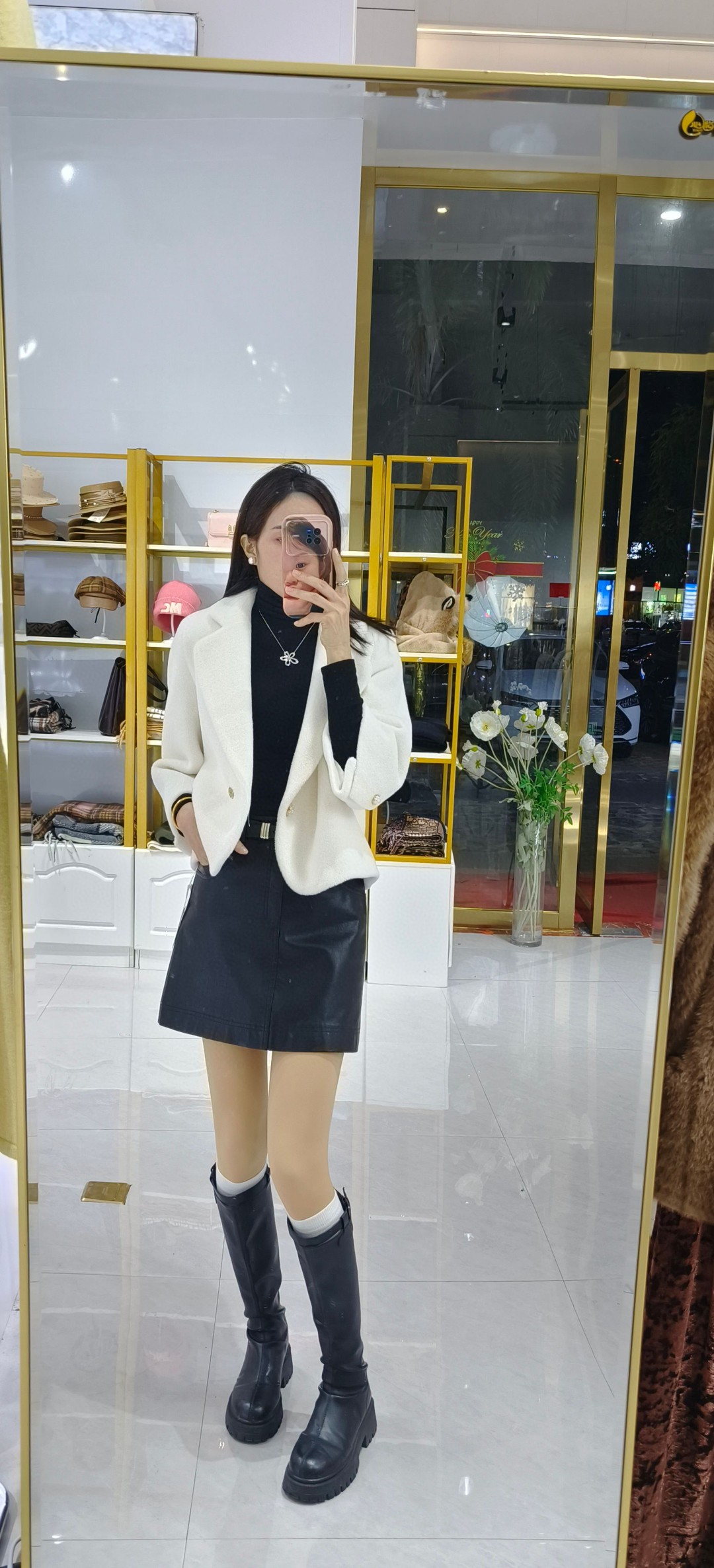 店内模特上身实拍短外套