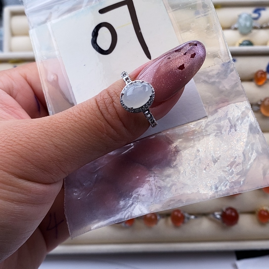 翡翠未镶嵌戒指缅甸