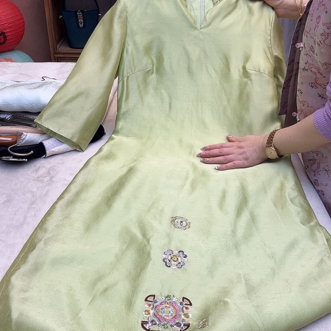 刺绣欧根纱裙子净胸围90以内拍