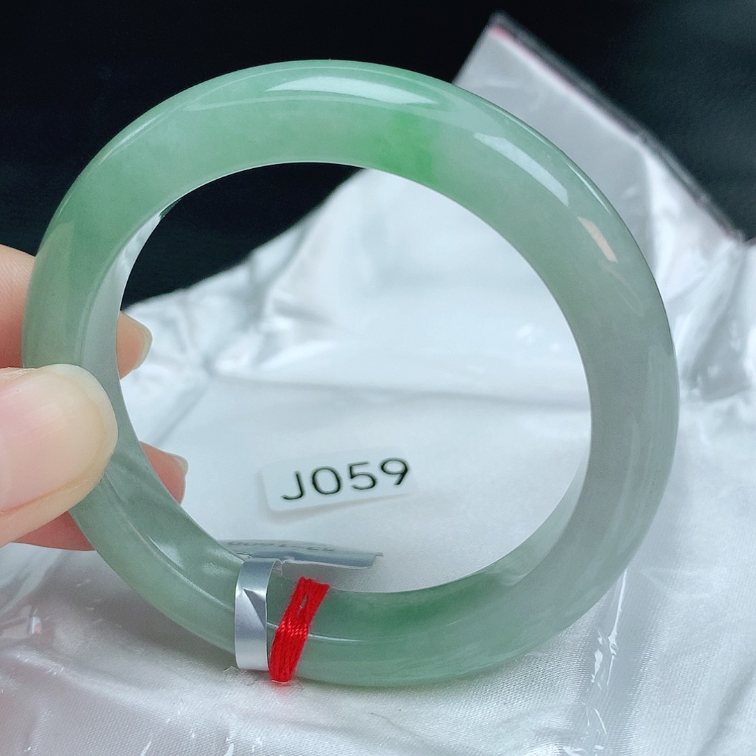 翡翠手镯未镶嵌缅甸天然A货翡翠手镯