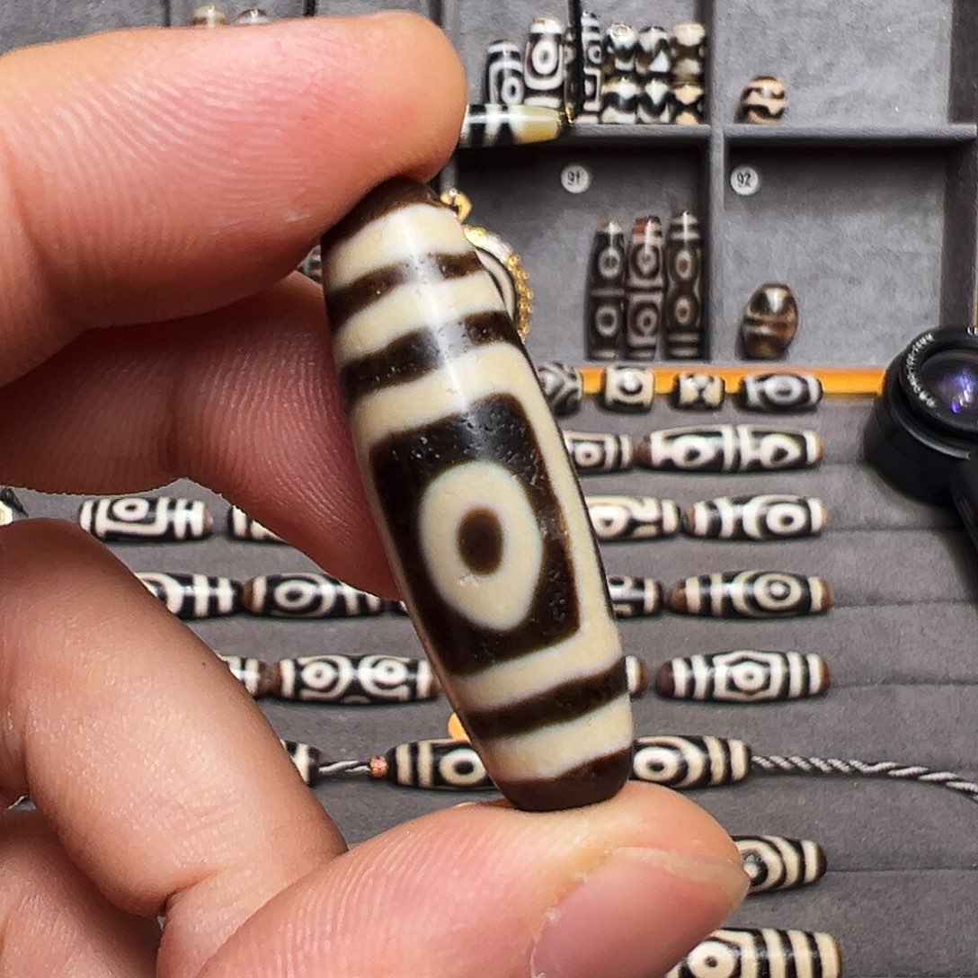 玛瑙未镶嵌颈饰上肯现代玛瑙制品