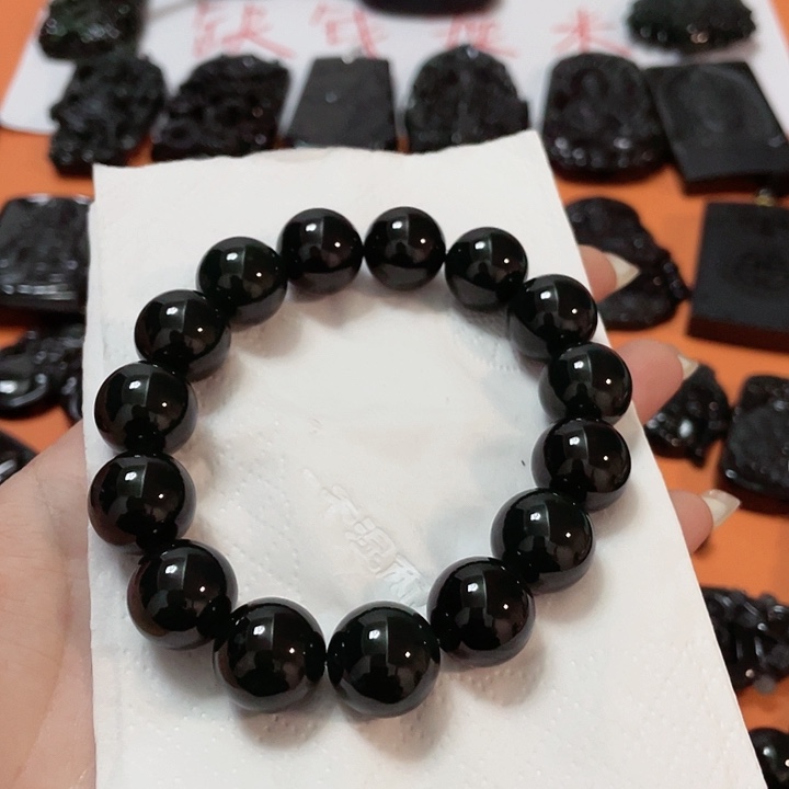 翡翠颈饰未镶嵌敏*小