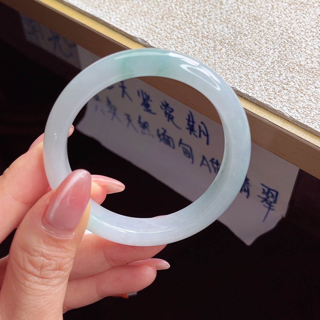 翡翠未镶嵌手镯手镯