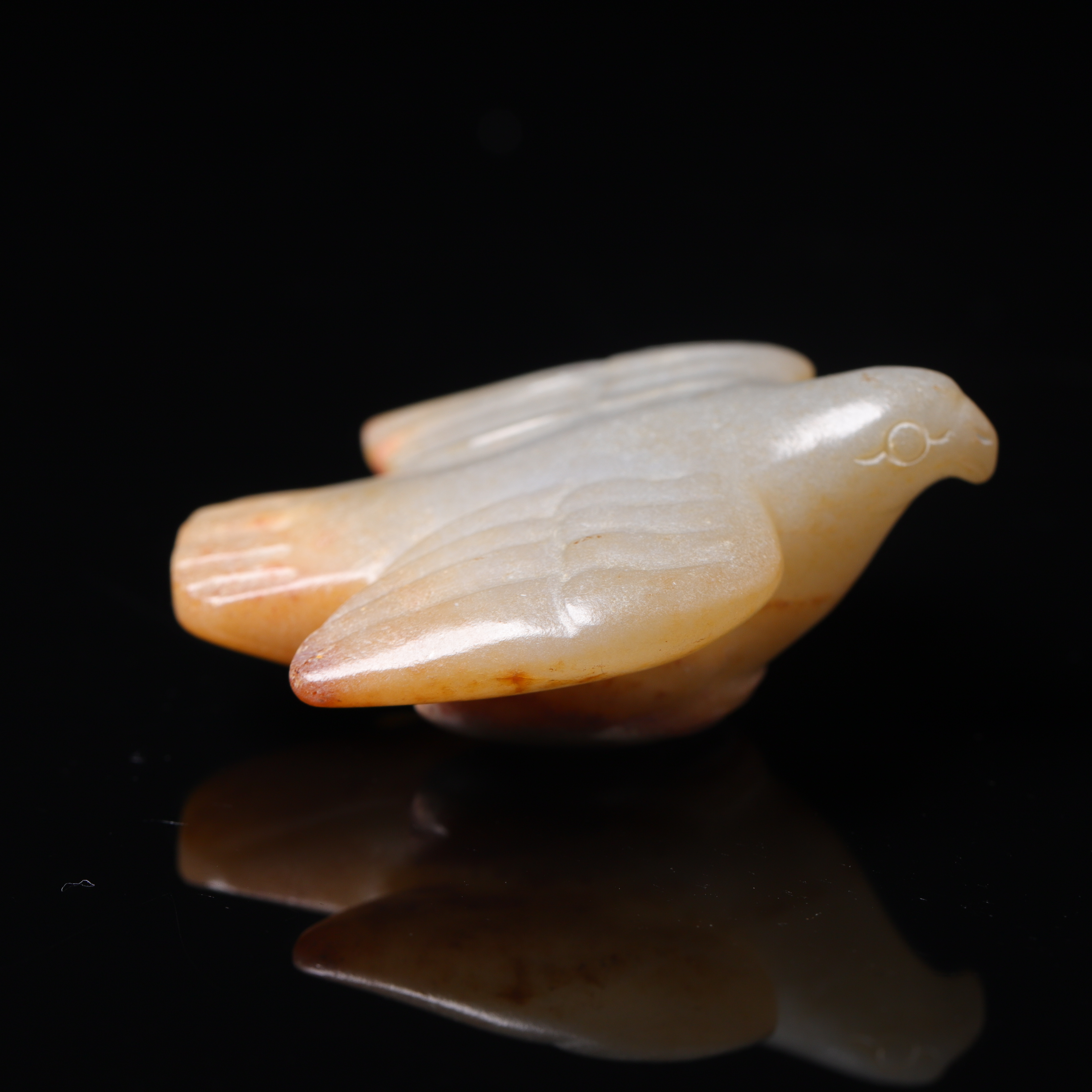 【臻】{库出}和田玉海东青花件