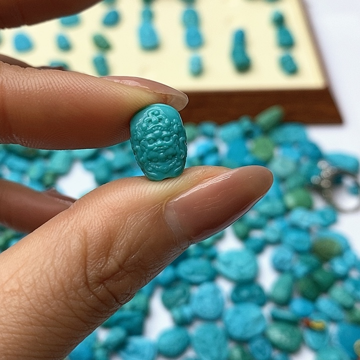 绿松石颈饰未镶嵌