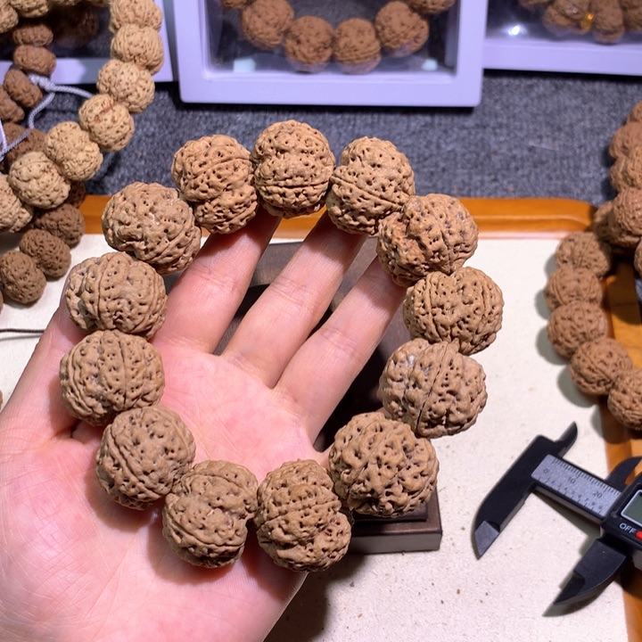 吊坠文玩核桃晒****钙16 ghujkiik