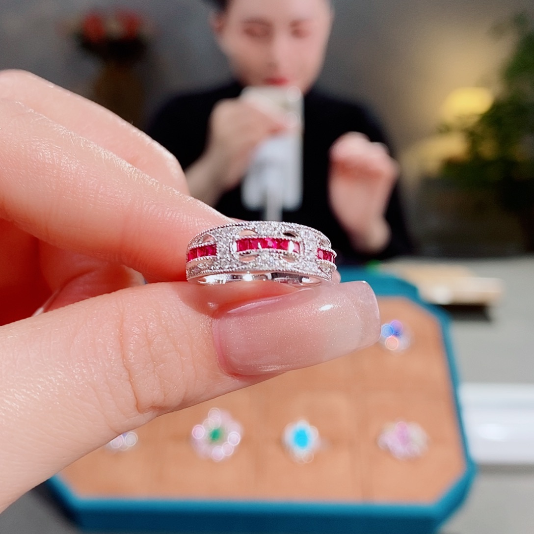 红宝石戒指18K金镶嵌0.495ct