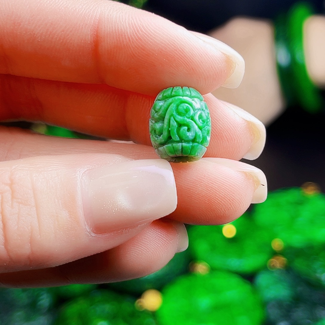 颈饰未镶嵌翡翠多样性