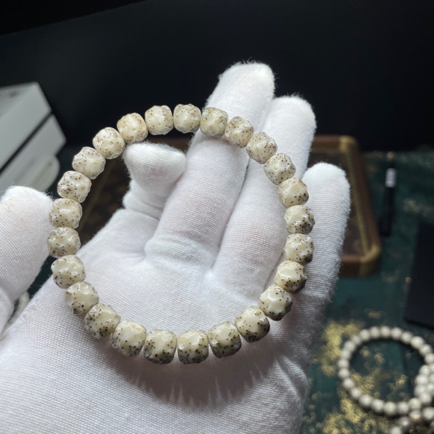 S级金款 卡9白冰糖玉化留白火龙果