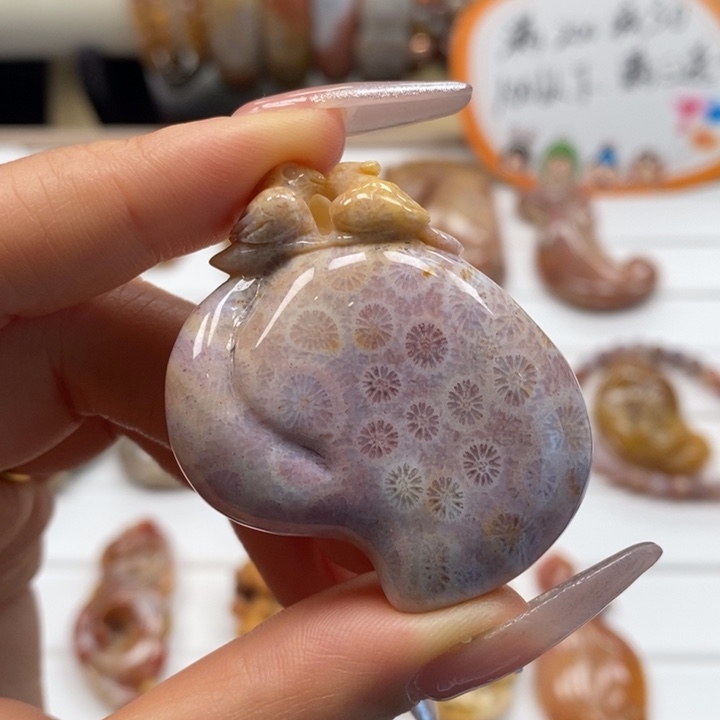 硅化玉颈饰未镶嵌双喜临门
