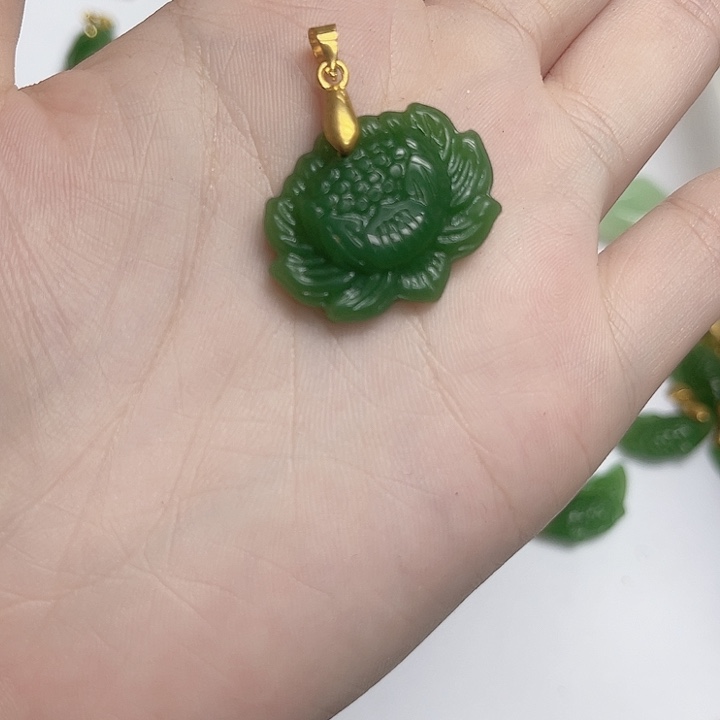 和田玉（糖玉）未镶嵌颈饰俄碧吊坠48