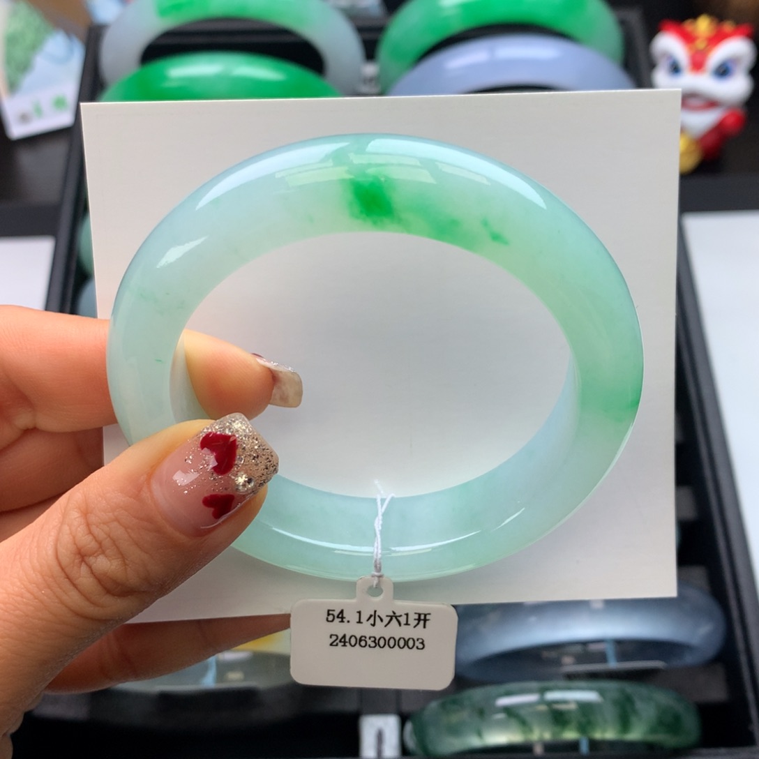 翡翠手镯未镶嵌54胶底飘色正圈