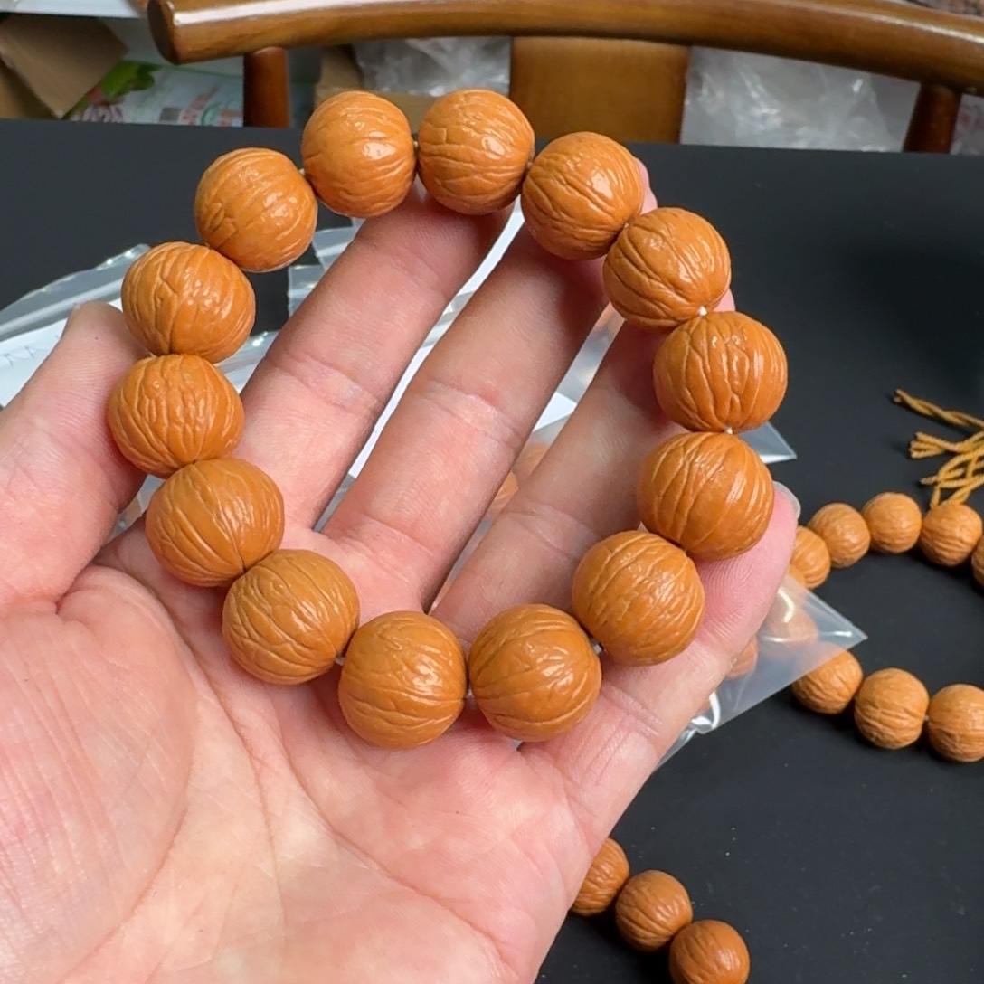 猴头核桃吊坠无**二聚宝盆