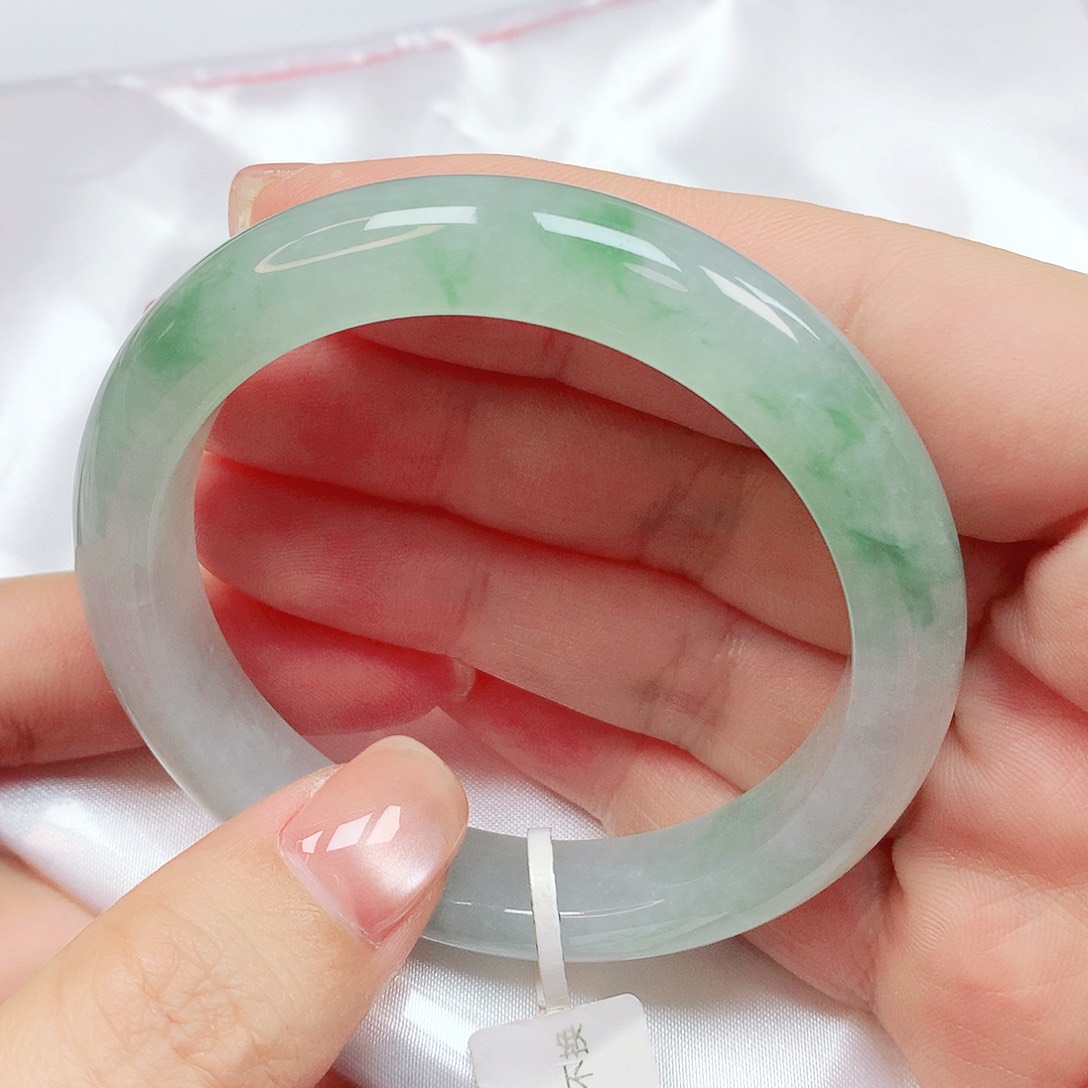 翡翠未镶嵌手镯抖音829