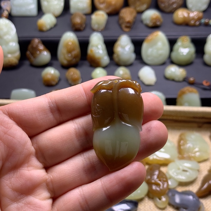 和田玉（糖玉）未镶嵌颈饰