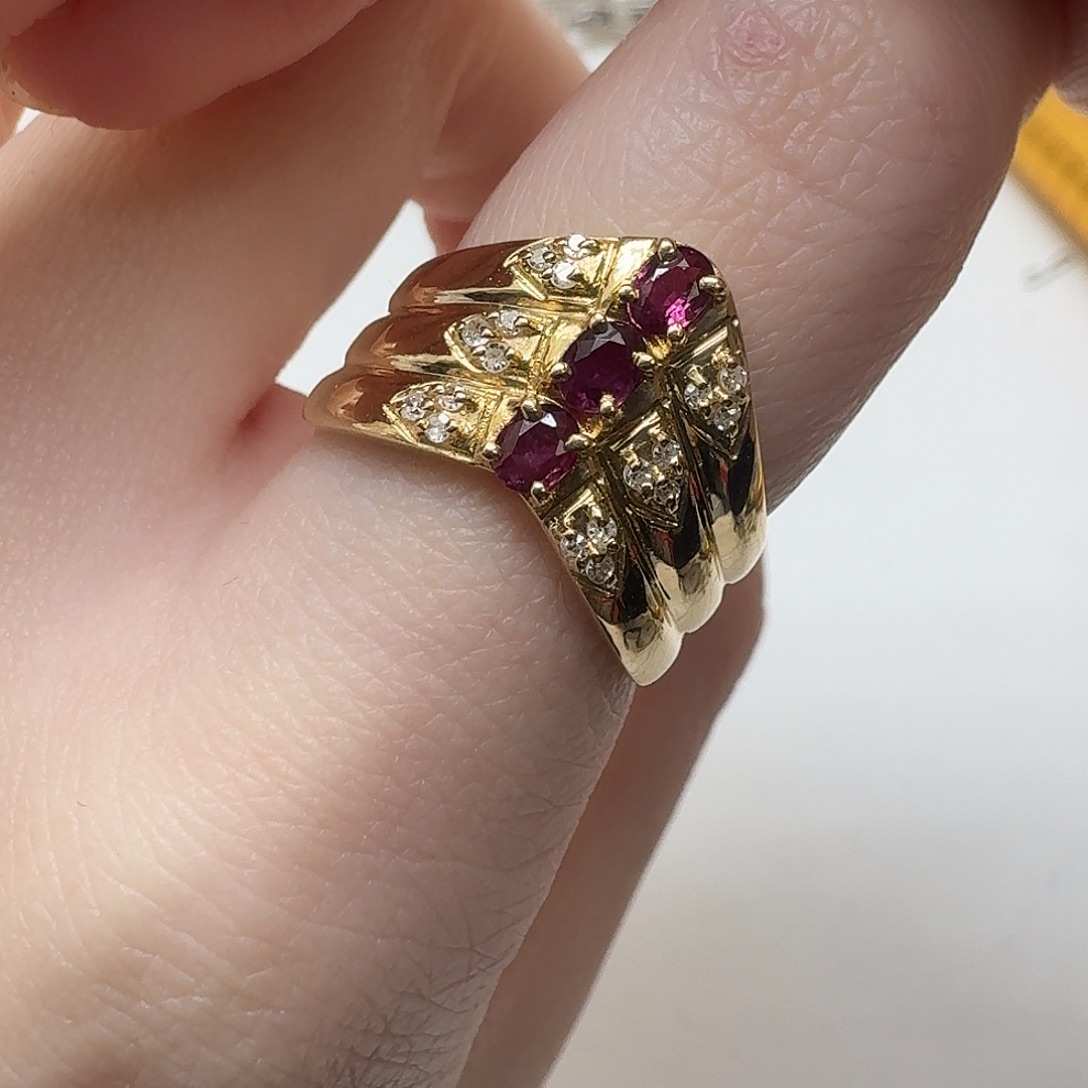 红宝石戒指未镶嵌