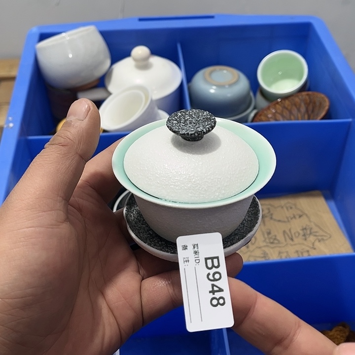 瓷片默认微瑕瓷器、茶具、壶、摆件，介意勿拍 