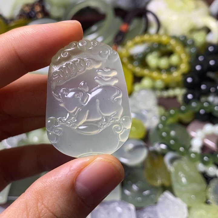 岫玉岫玉颈饰未镶嵌