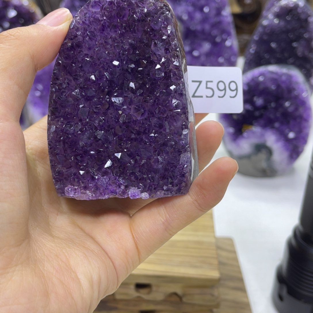 乌拉圭紫水晶摆件z599
