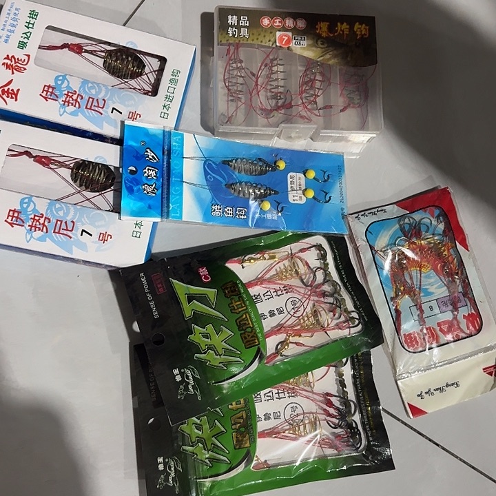 如图所示七个鲢鳙钩