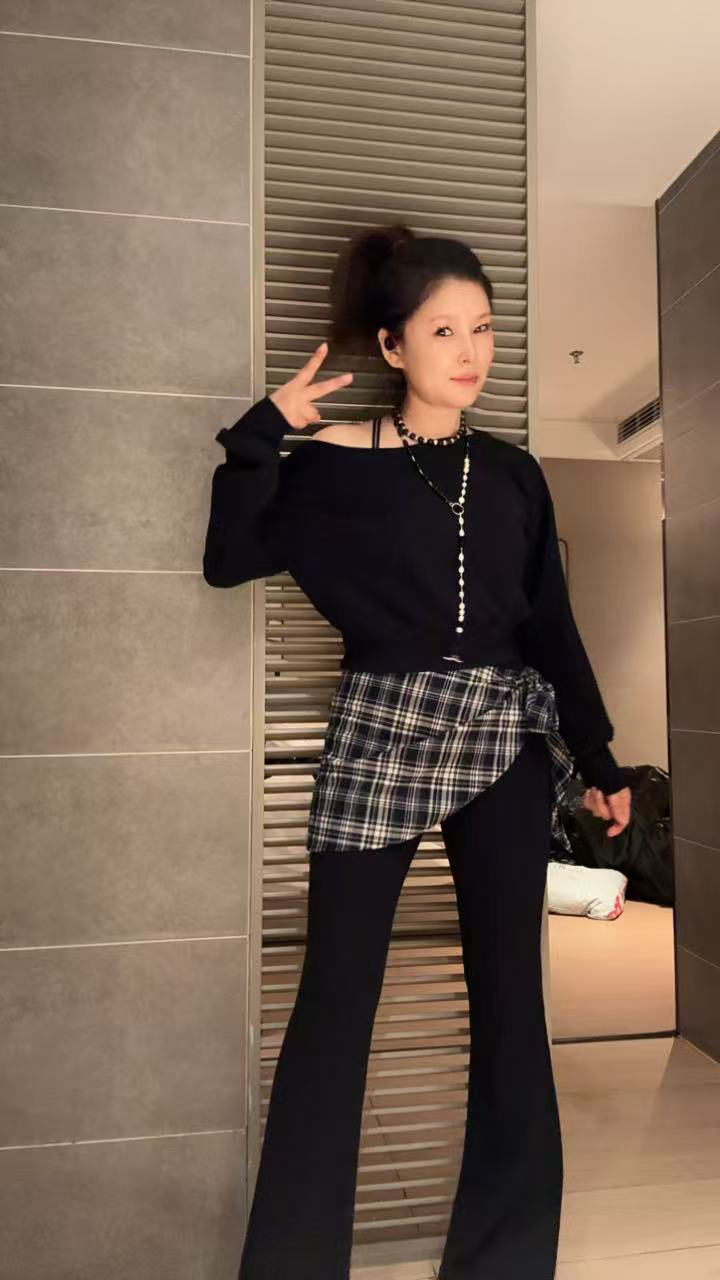 轻熟风长袖卫衣配拼接格子微喇裤时尚套装#3813