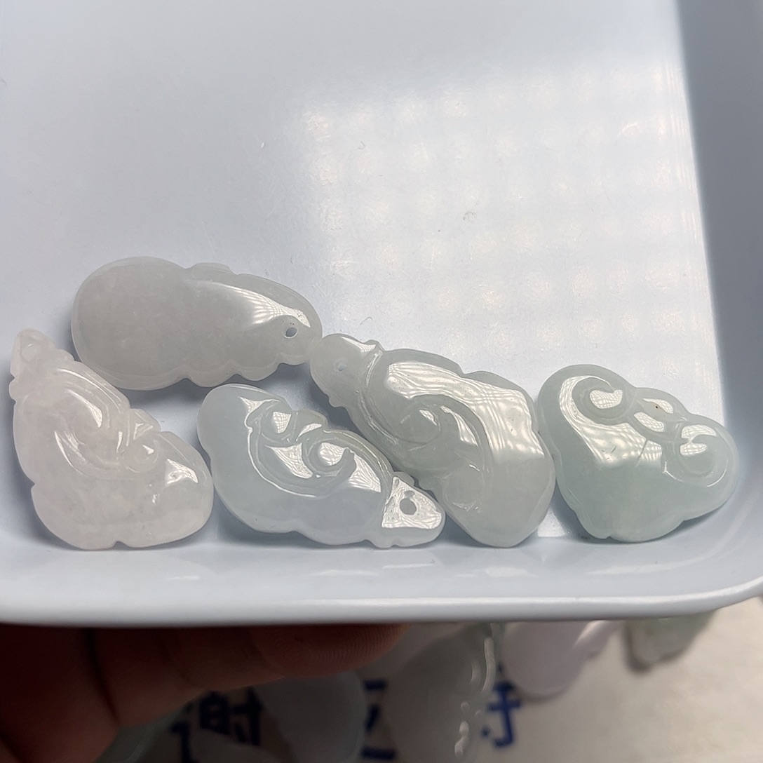 翡翠颈饰未镶嵌天然翡翠吊坠项链