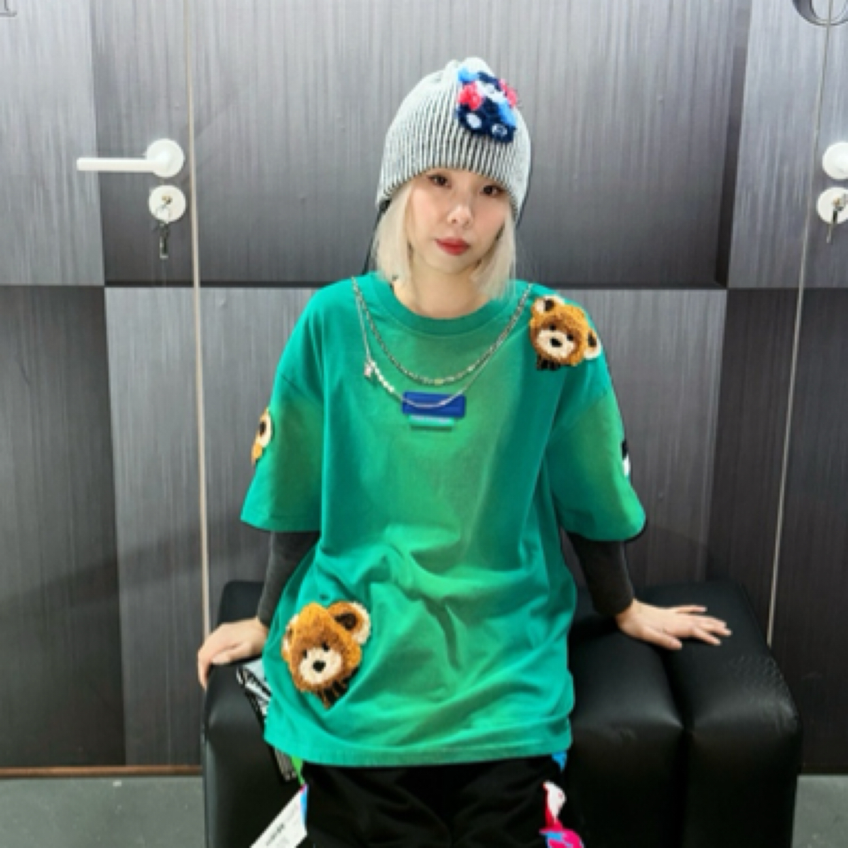 MWM 小熊短袖T恤领口小破洞渐变颜色男女同款