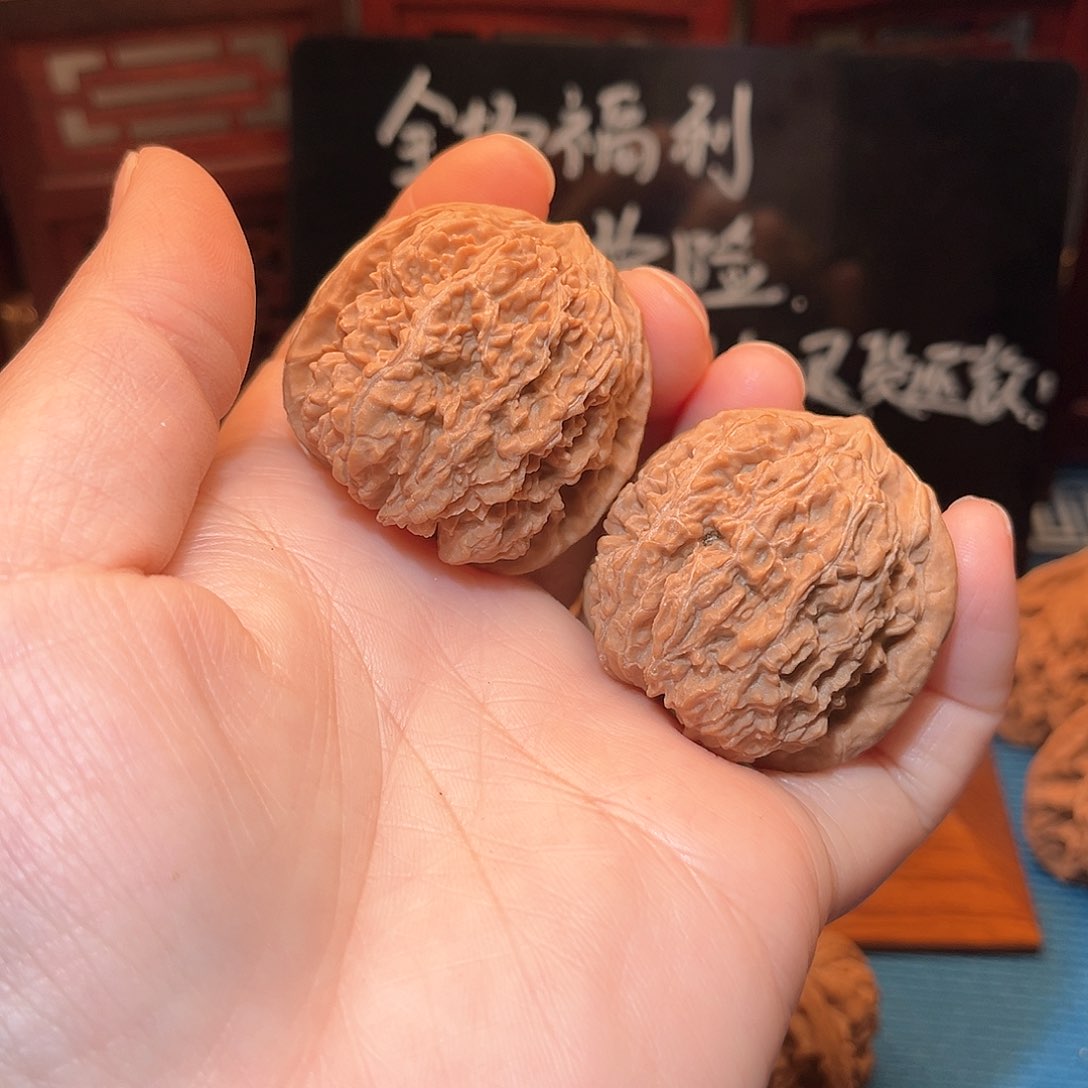 38.5全品137狮子头……鸡血红