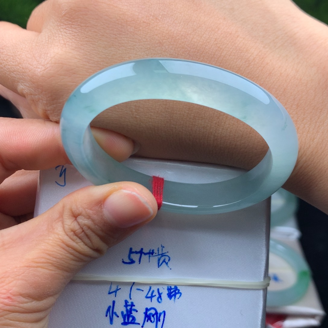 翡翠手镯未镶嵌棉***朵手镯