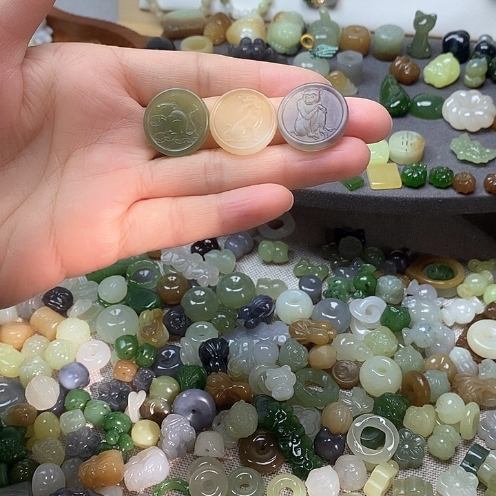 未镶嵌和田玉挂件生肖牌98一个多样性发其一