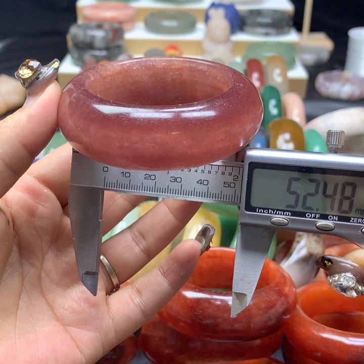 未镶嵌手镯石英质玉