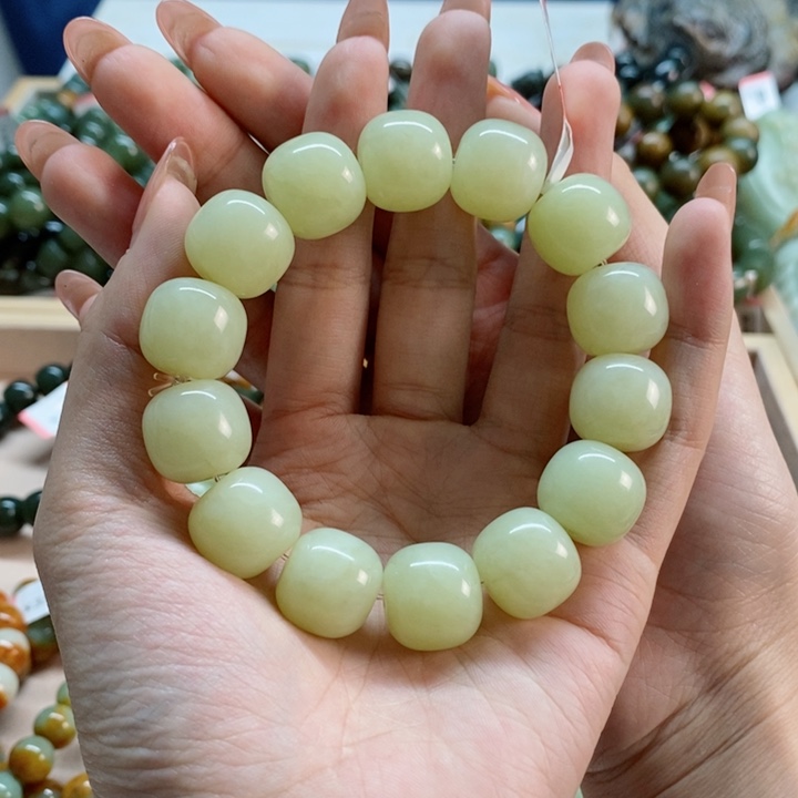 透闪石质玉手串未镶嵌?***锦