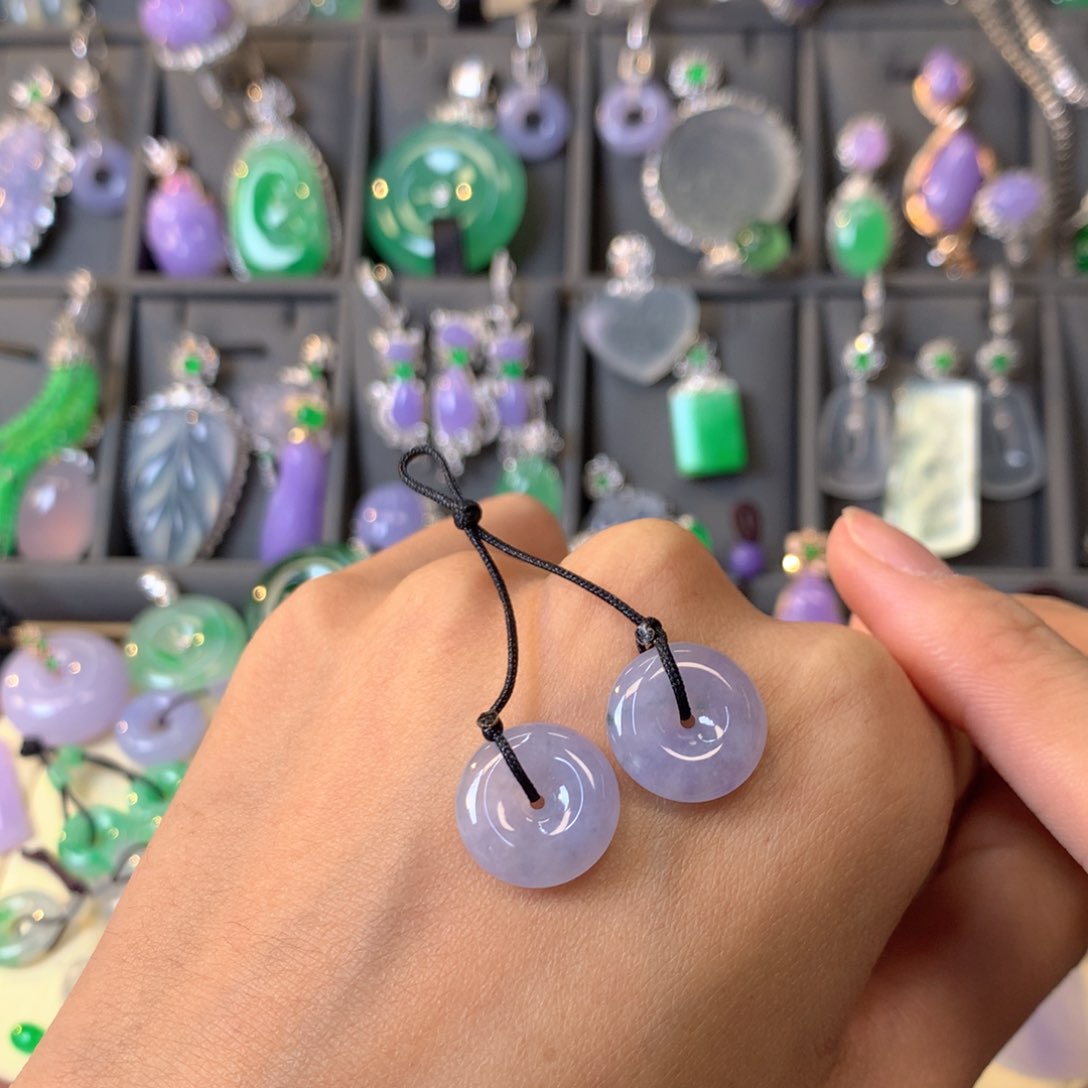 翡翠颈饰未镶嵌裸石