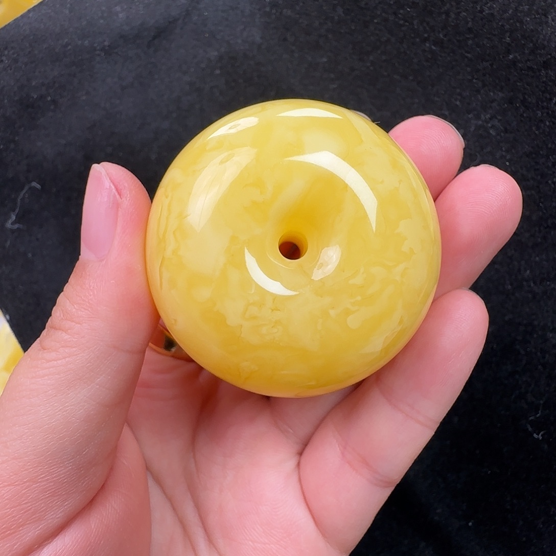 蜜蜡未镶嵌珠宝奇石